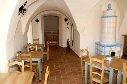 Hostal Z�mek Libou?