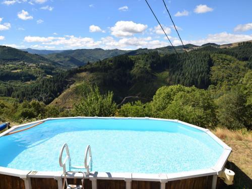 Spacious Holiday Home With Swimming Pool In Accons