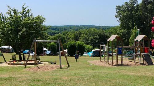 Camping Lestaubi�re