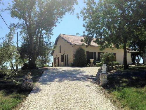 Charming Holiday Home In Monfort With Private Swimming Pool