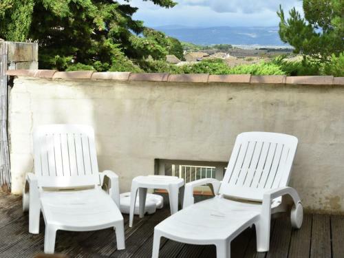 Spacious Villa In Montbrun-des-corbieres With Private Pool