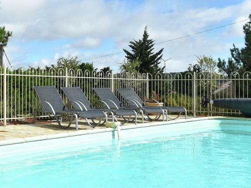 Spacious Villa In Montbrun-des-corbieres With Private Pool