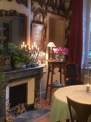 Hostal Chateau De Martigny