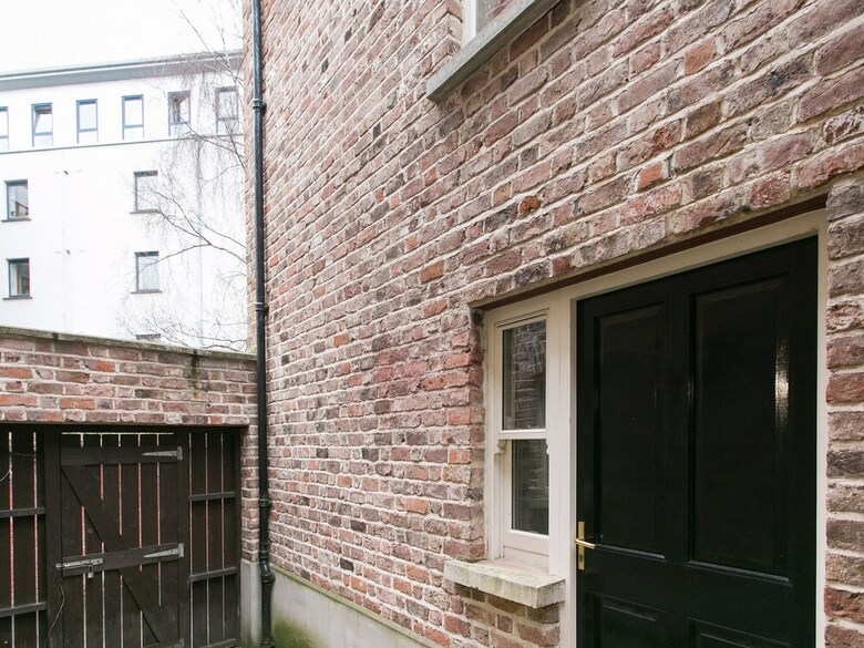 Malone Place Apartment