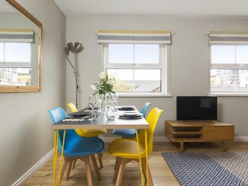Salisbury Street Apartment