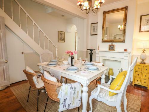 Dandelion Cottage, Cowes