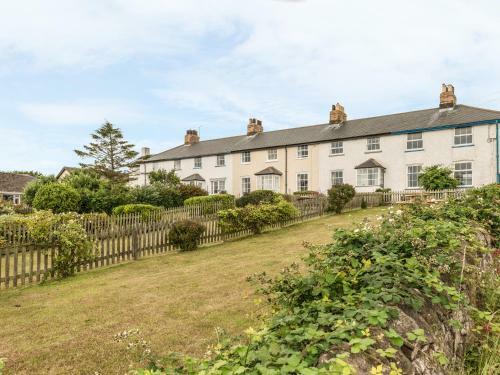 3b Coastguard Cottages