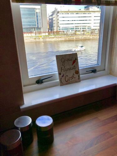 Apartamentos Glasgow City Centre Flat With River Views And Parking