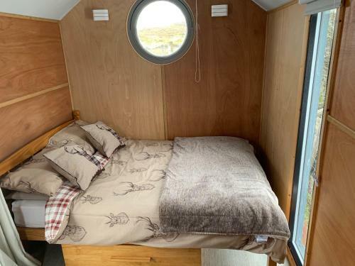 Inchnadamph Lodge Hostel/b&b