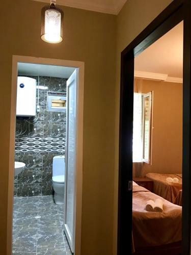 Hostal Guest House Chela