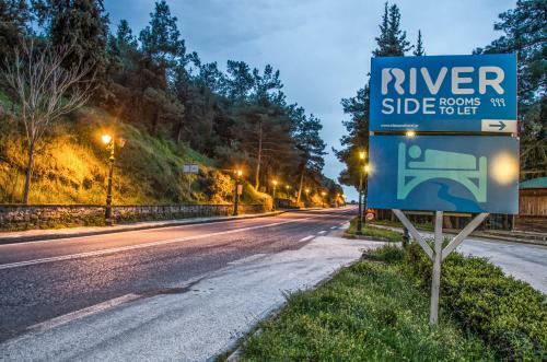 Hostal River Side Rooms