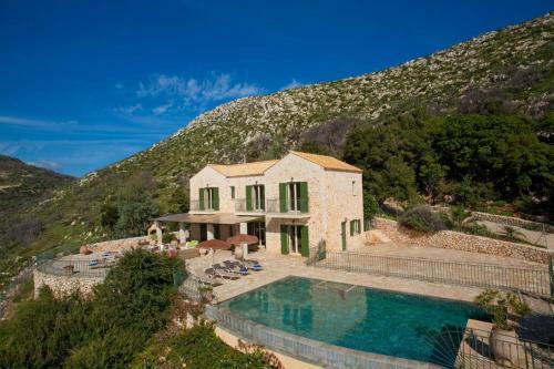 Fanies Villa Sleeps 8 Pool Air Con Wifi