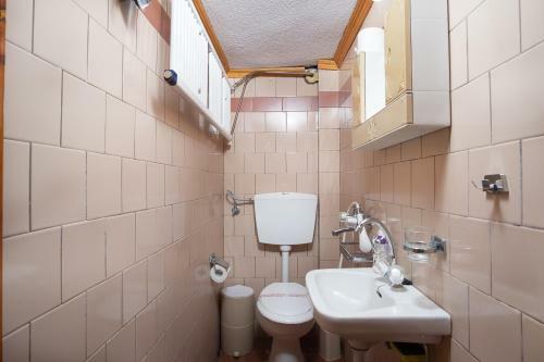 Polina House Maries