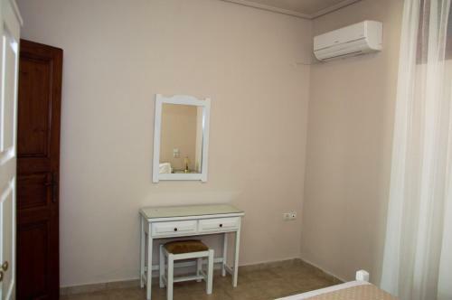 Paradise Studios & Apartments
