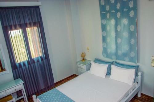 Paradise Studios & Apartments