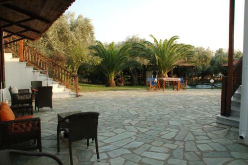 Paradise Studios & Apartments