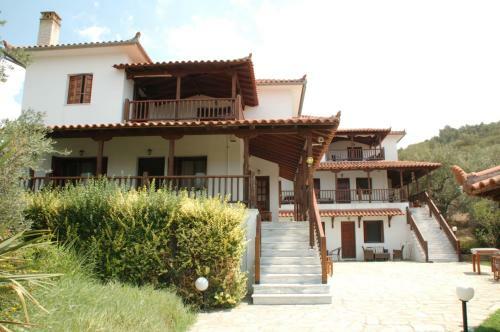 Paradise Studios & Apartments