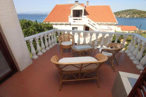 Apartments By The Sea Kali, Ugljan - 8202
