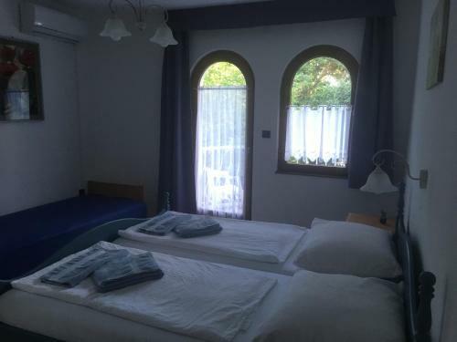 Bed & Breakfast K�ptalan Panzi�