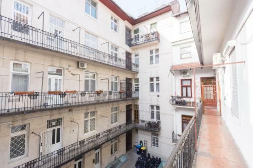 Real Apartments Heged?