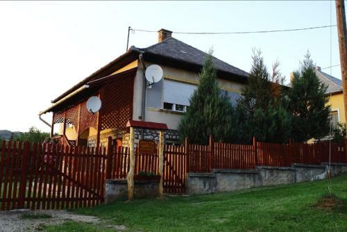 Csipk�s Apartmanh�z