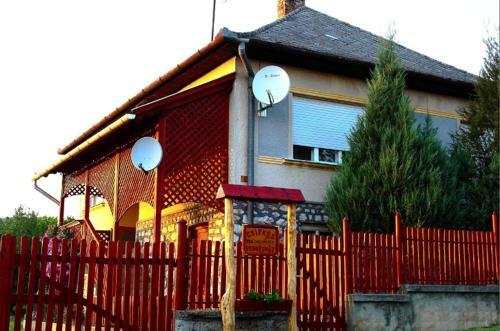 Csipk�s Apartmanh�z