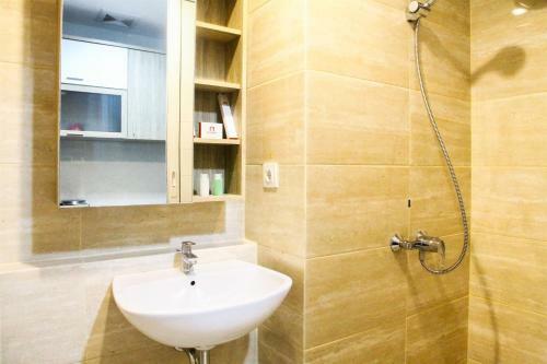 Best Modern Studio Springwood Residence Apartment By Travelio