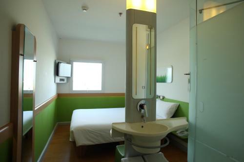 Hotel Ibis Budget Surabaya Airport