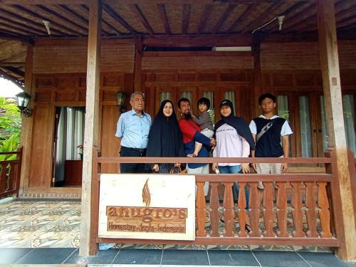 Anugro's Homestay By The Grand Java