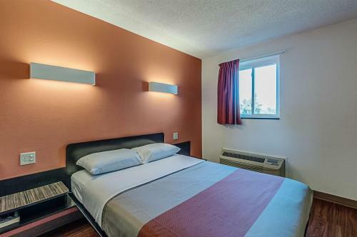 Motel 6 Martinsburg