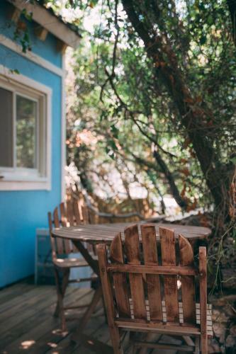 Lodge Blue House In The Woods- Amirim