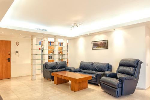 Apartment In Amdar Residence
