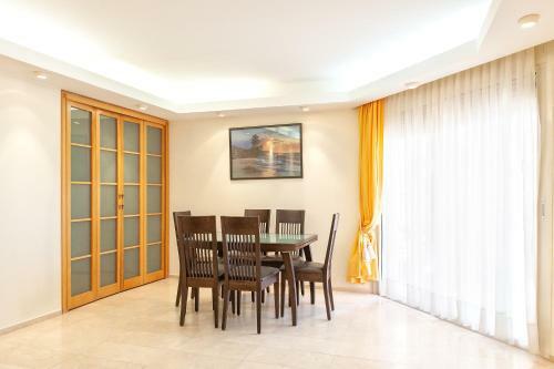 Apartment In Amdar Residence
