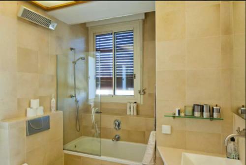 Apartamento The Rothschild Elegant Rooftop
