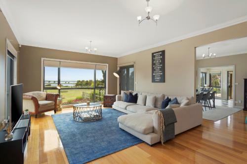 Luxury Waterfront Family Home-tasmania (i)-l'abode