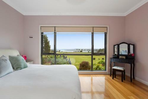 Luxury Waterfront Family Home-tasmania (i)-l'abode