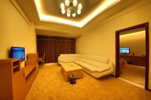 Xinxing Jinbao Haoting Hotel