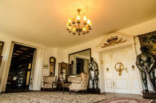Hotel Schloss Grochwitz (garni)