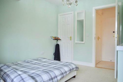 Apartamento 3 Bedroom House With Parking Sleeps 5