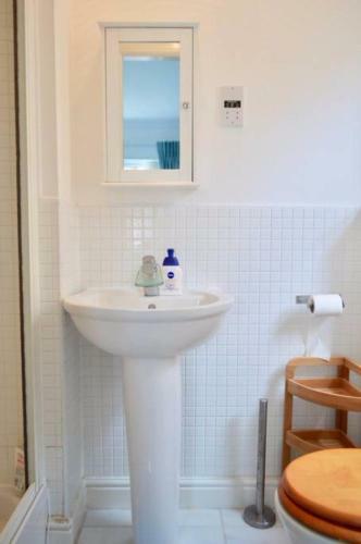 Apartamento 3 Bedroom House With Parking Sleeps 5