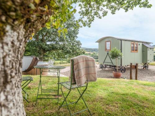 Padarn's Hut, Llandrindod Wells