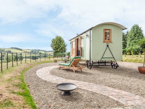 Padarn's Hut, Llandrindod Wells