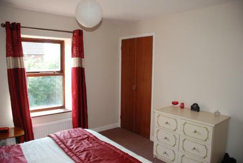 Yew Tree Cottage Vacation Home