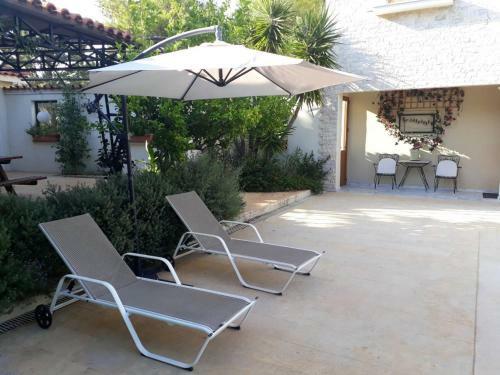 Villa Corina Near The Airport