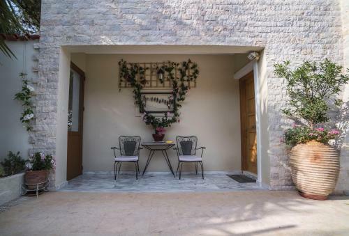 Villa Corina Near The Airport