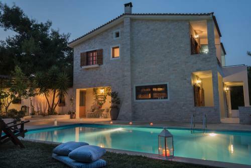 Villa Corina Near The Airport
