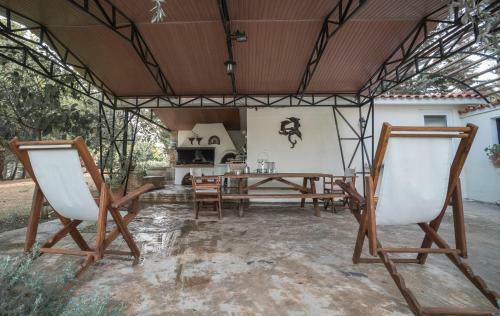 Villa Corina Near The Airport