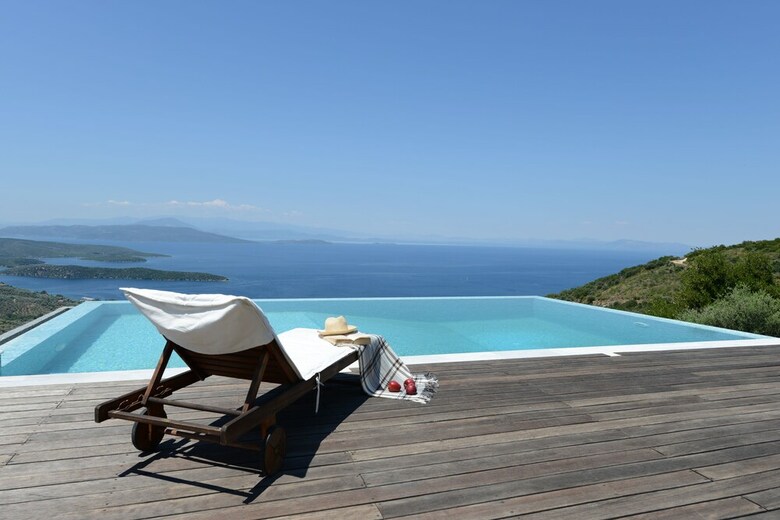Esperos Suites & Villas