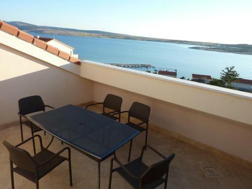 Apartments Caska IV