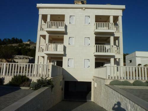 Apartments Caska IV